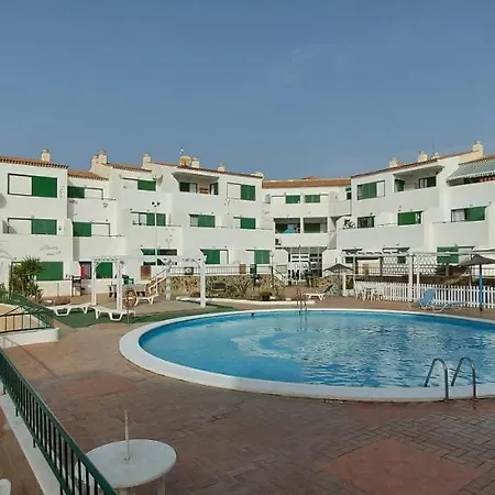 Immaculate 1-bed In E308 * 아로나