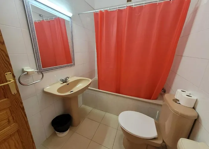 1 Bed - Sleeps 2 - Pool - Parking Apartamento