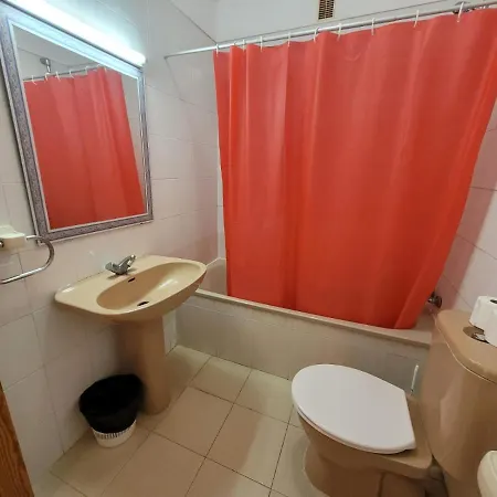 1 Bed - Sleeps 2 - Pool - Parking Lejlighed